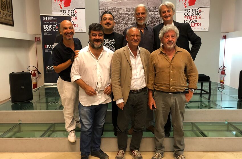  Un cast stellare per il teatro greco di Siracusa, ecco I Cavalieri: Pannofino, Catania, Alberti e Roy Paci