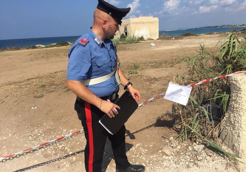  Portopalo. Parcheggio in area sottoposta a vincolo paesaggistico: sequestro e denuncia