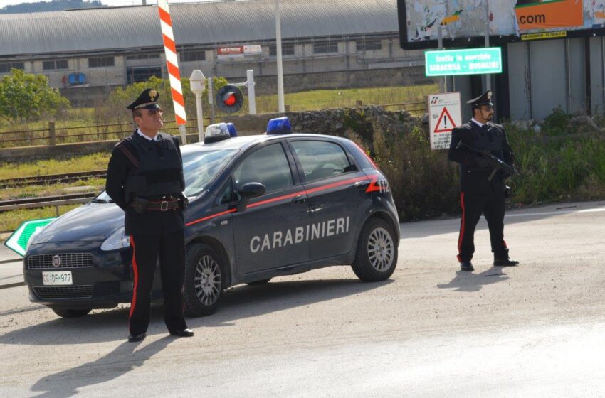  Canicattini. Inseguimento e arresto per 4 catanesi a bordo di auto rubata