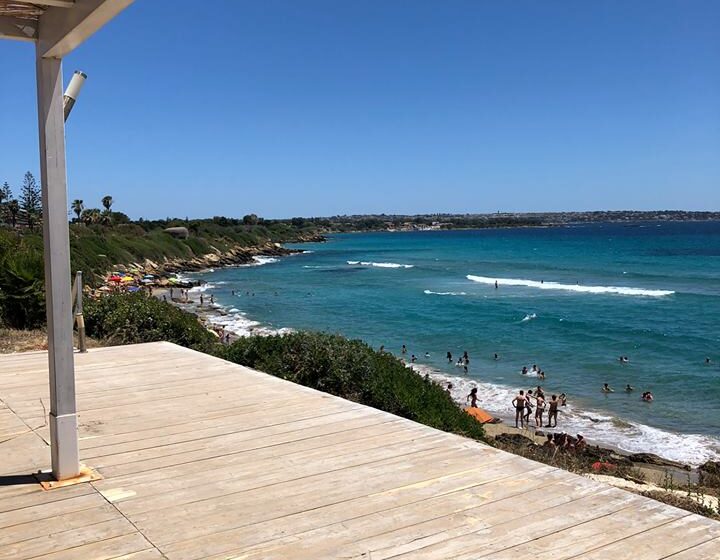  Siracusa. Tragica mattinata all'Arenella, 47enne muore per infarto