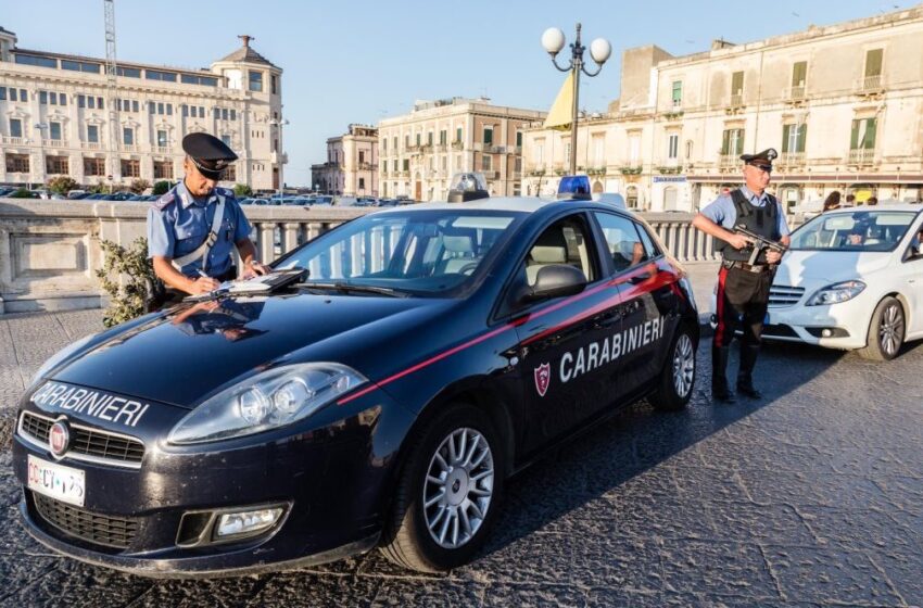  Siracusa. Controlli anti-spaccio in Ortigia, zona mercato: arrestati due ventenni