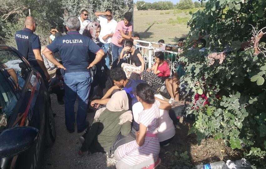  Sbarco "fantasma" a Calamosche, bloccati 68 migranti: trasferiti in nave quarantena