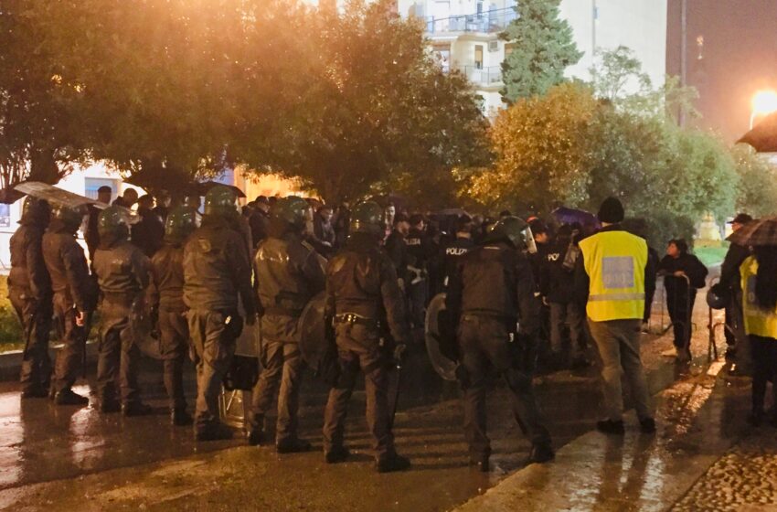 Siracusa e il logo catanese sulle maglie che fa infuriare i tifosi. Santangelo: “Fatto un patto di ferro con loro…”