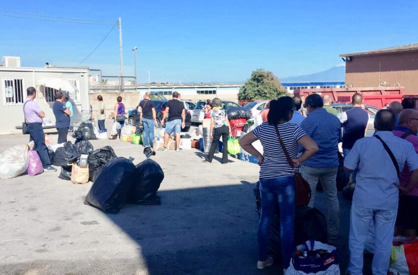  Siracusa. Centri comunali di raccolta, lunghe code: "Si torni ai vecchi orari"