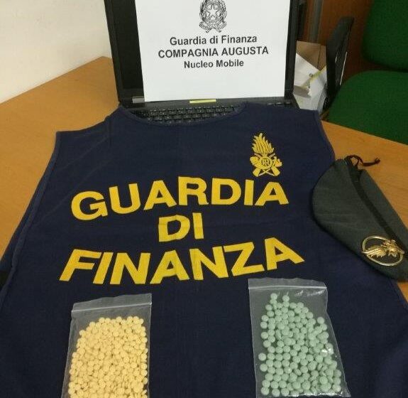 Ossicodone per potenziare gli effetti della droga: arrestati