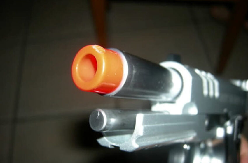 Noto. Con una pistola in giro per la città nottetempo: era un giocattolo