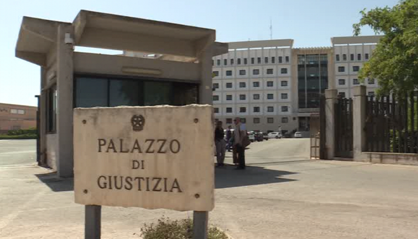  Rapine al supermercato a Melilli e Pachino, 23enne in custodia cautelare in carcere