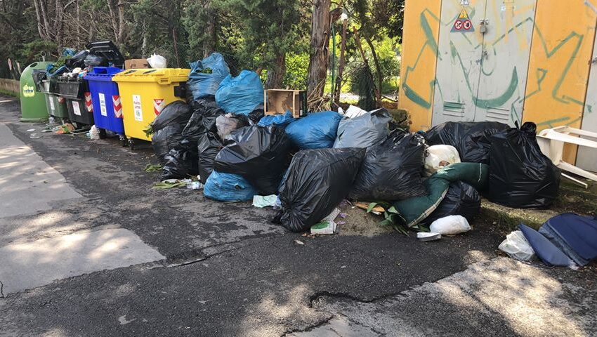 Siracusa. Tornano i rifiuti in strada nelle contrade balneari: lettera di un turista