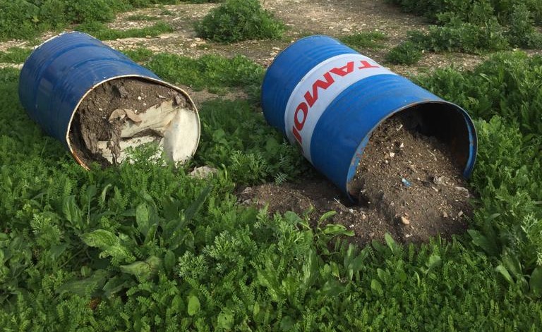  Siracusa. Fusti con rifiuti "sospetti" vicino alla Chindemi, discariche davanti alle scuole