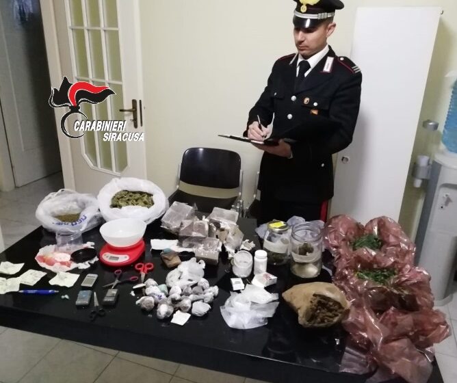  Melilli. Oltre 5kg di droga nascosti nelle sue due case, scatta l'arresto