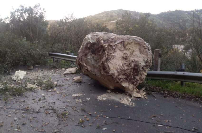  Frana la Valle dell'Anapo: vertice in Prefettura e sopralluoghi in elicottero