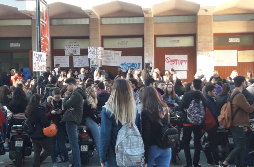  Siracusa. Quintiliano: "Servizi igienici carenti", prosegue la protesta degli studenti