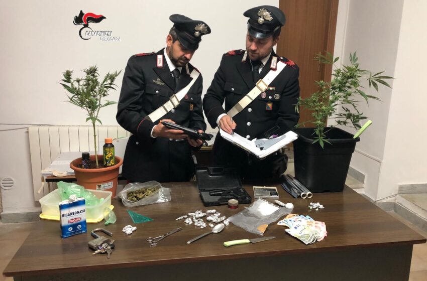  Siracusa. Droga ed armi in Ortigia, i carabinieri arrestano due giovani