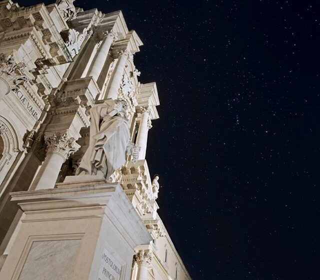  L'omaggio dell'astrofotografo Giannobile a Siracusa: Orione e la Cattedrale