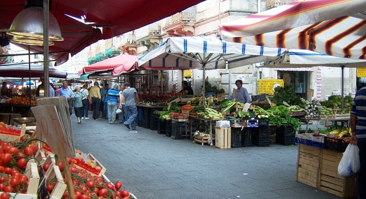  Siracusa. Il futuro del commercio: contenere Gdo, tutelare negozi storici e mercati