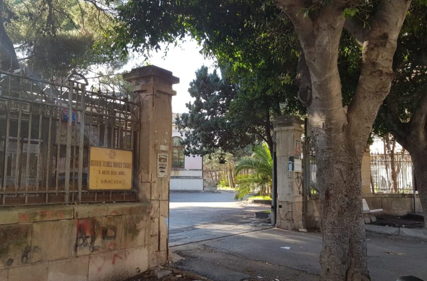  Siracusa. Infiltrazioni piovane a scuola, lavori in corso nel plesso di piazza Matila