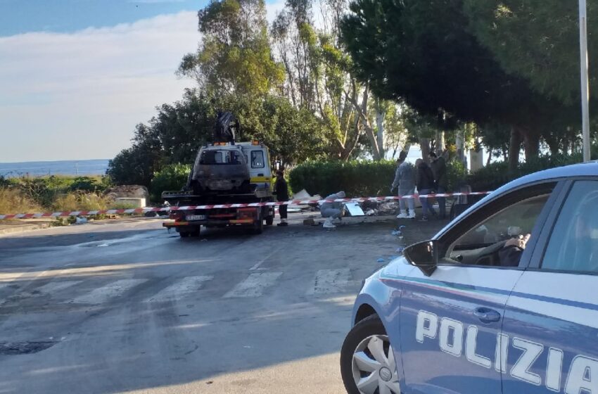  Siracusa. E' di un disoccupato di 60 anni il corpo carbonizzato dentro un'auto