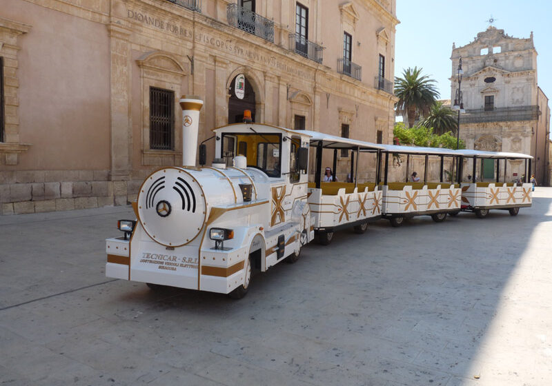  Siracusa. Torna il trenino elettrico in Ortigia, pronto l'affidamento del servizio