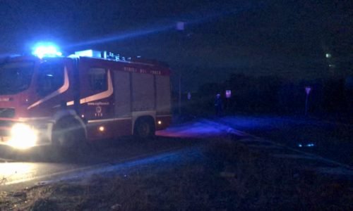  Siracusa. Due auto in fiamme nella notte in via Immordini