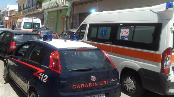  Trovato cadavere sulle scale della palazzina, forse overdose: indagini ad Avola