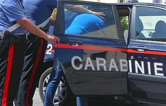  Noto. Un carabiniere libero dal servizio arresta due ladri sorpresi in azione