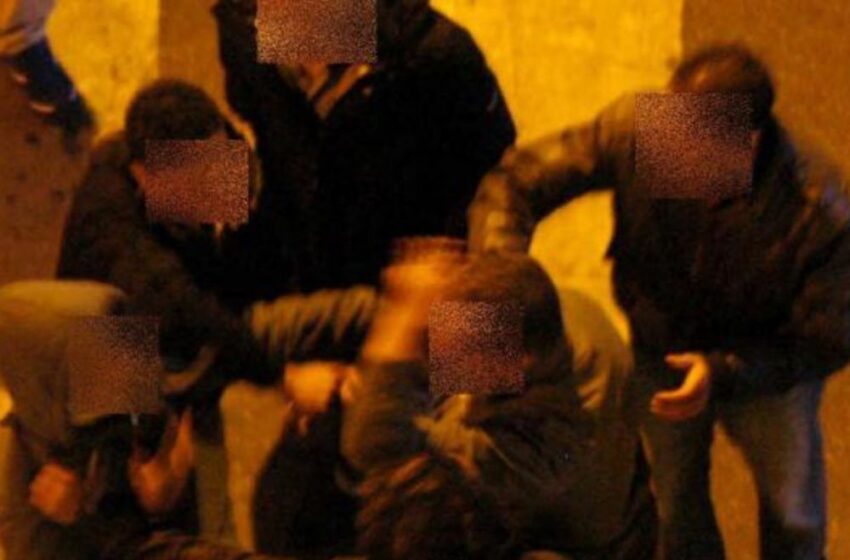  Noto. Chiarimento scaturisce in aggressione, calci, pugni e un coltello puntato: denunciati