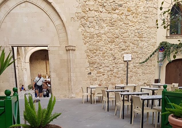  Siracusa.”Piazza San Giovannello deturpata da dehors”,Ortigia Sostenibile scrive alla Procura