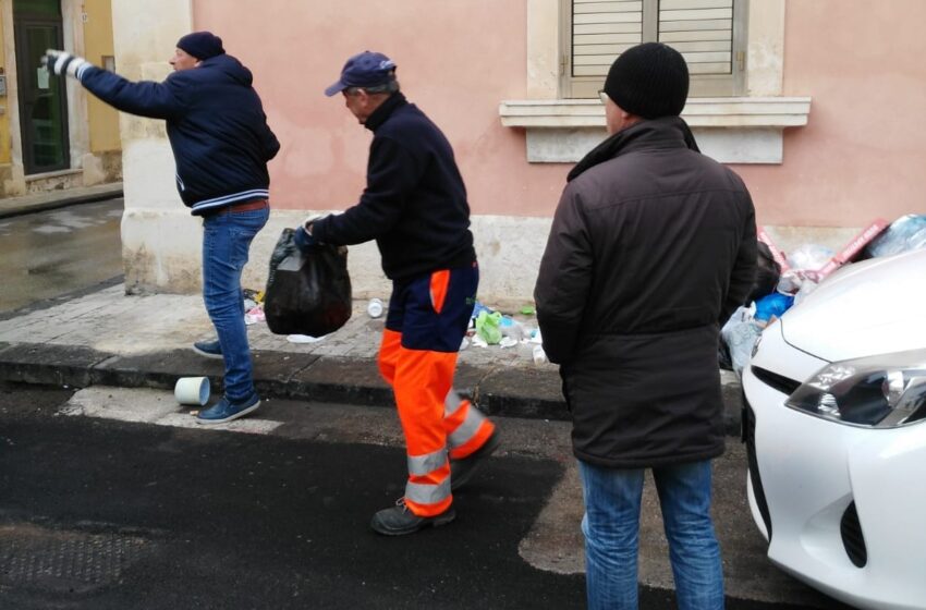  Siracusa. Rifiuti, stretta del Comune contro chi sporca: “Azzerare l’inciviltà”