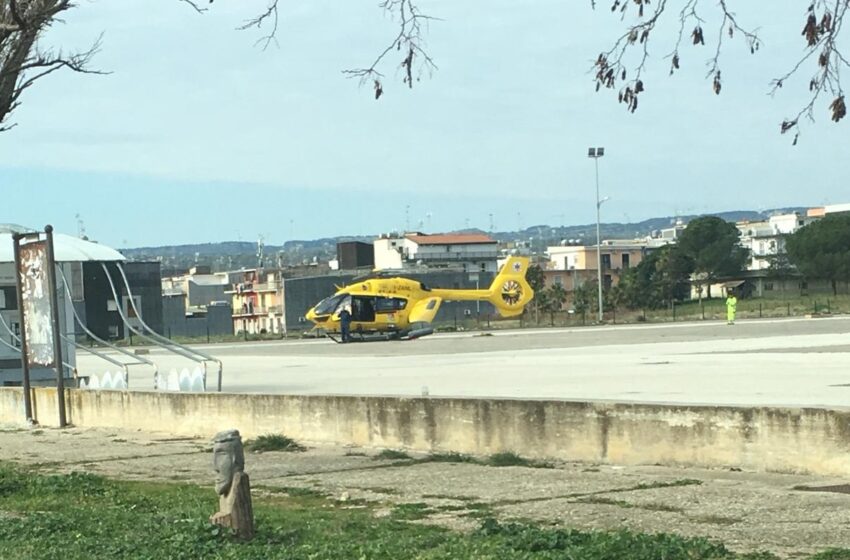  Floridia. Incidente sul lavoro in via Pinnone, operaio incastrato: interviene elisoccorso