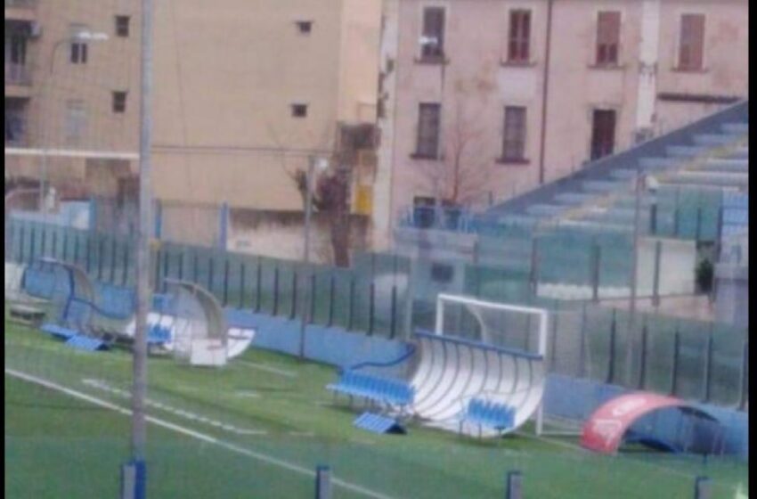 Siracusa calcio: allenamenti a porte chiuse, chiesti tempi celeri per il ripristino della copertura della tribuna