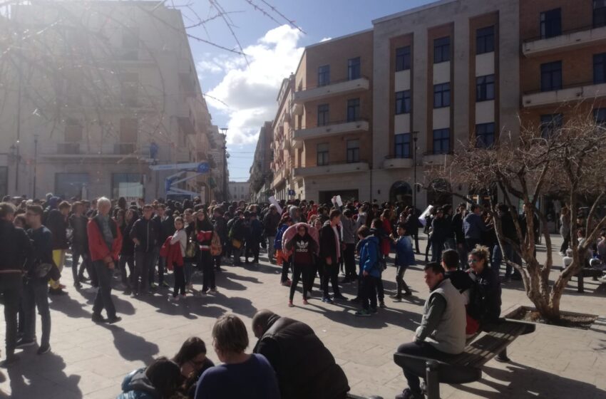  Siracusa. Studenti in piazza e l’assessore regionale all’Urban Center: lo strano Friday for Future