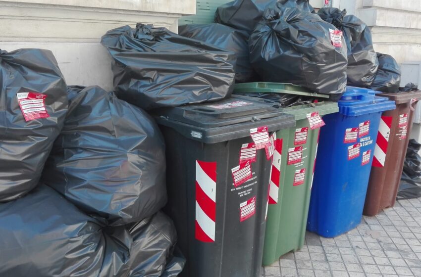  Siracusa. Da oggi vietati i sacchi neri per i rifiuti: fioccano le multe, record in Ortigia