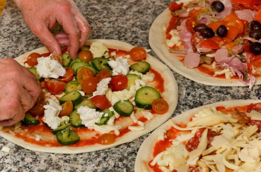  Alimenti in cattivo stato di conservazione, denuncia per una pizzeria di Villasmundo