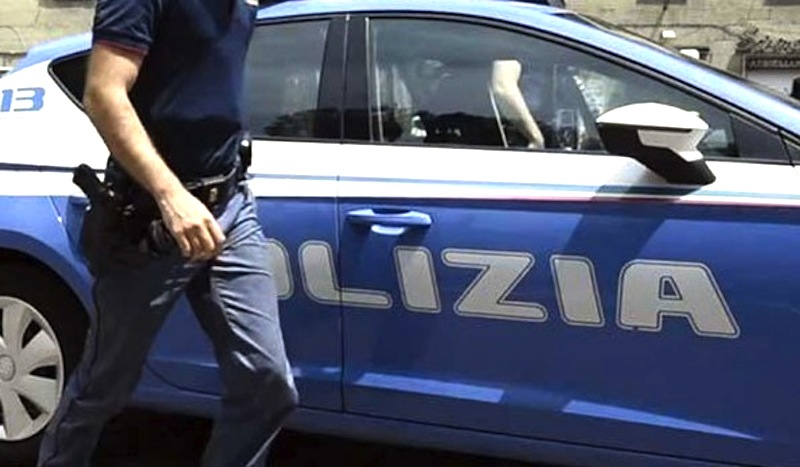  Furto in auto, indagini lampo della polizia: arrestato 25enne