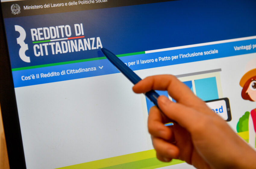  Siracusa. Debutta il reddito di cittadinanza, prime code ai Caf ma niente ressa