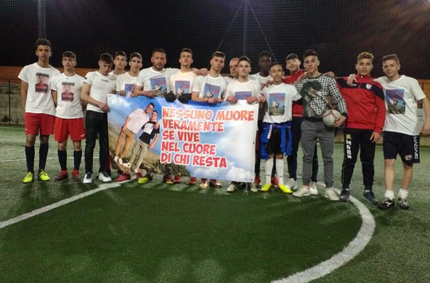  Noto. Un mese fa la tragica scomparsa di Manuel e Gabriele: l’omaggio degli amici