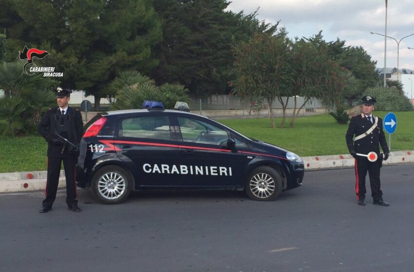  “Adotta una strada”: ai posti di blocco i carabinieri donano etilometri monouso