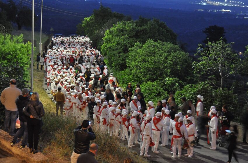  Melilli. Al via i festeggiamenti in onore di San Sebastiano: torna la processione con i “Nuri”