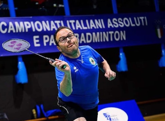  Da arbitro con la protesi a vicecampione italiano di badminton. L’ennesimo successo di Roberto Camelia