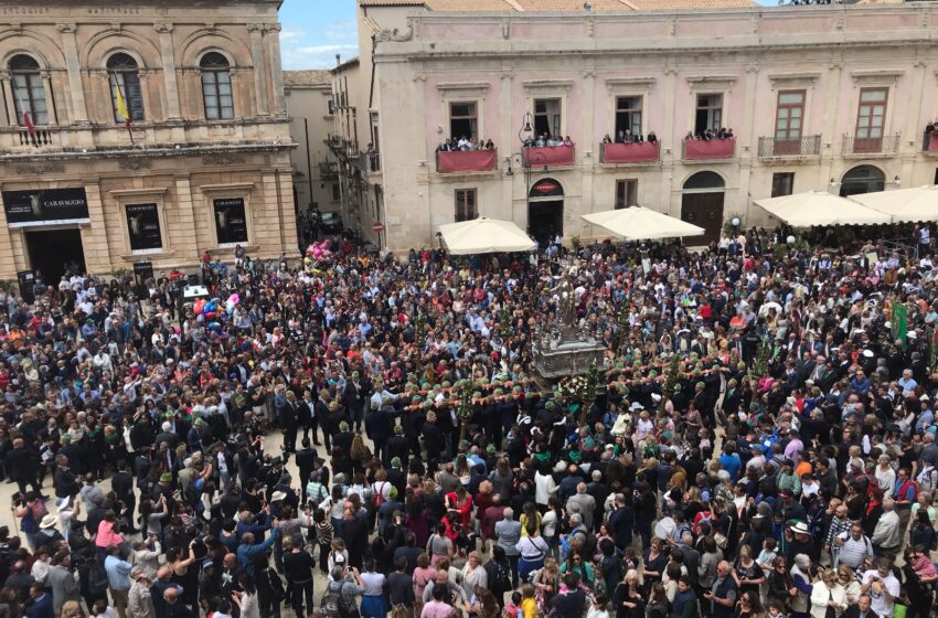  Siracusa. Santa Lucia di maggio, domani processione e rientro in Cattedrale