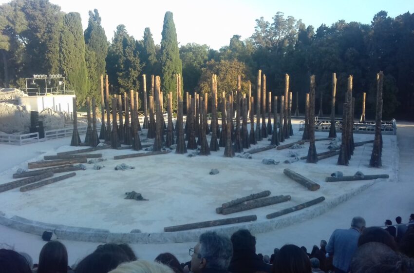  Siracusa. Esplosioni nel bosco di Boeri: in scena Le Troiane al Teatro Greco