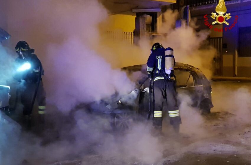  Siracusa. Auto date alle fiamme,  il dato provinciale: 165 dall’inizio dell’anno