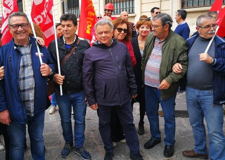  Senza piano B, rischio chiusura per il polo petrolchimico. Intervista con Roberto Alosi (Cgil)