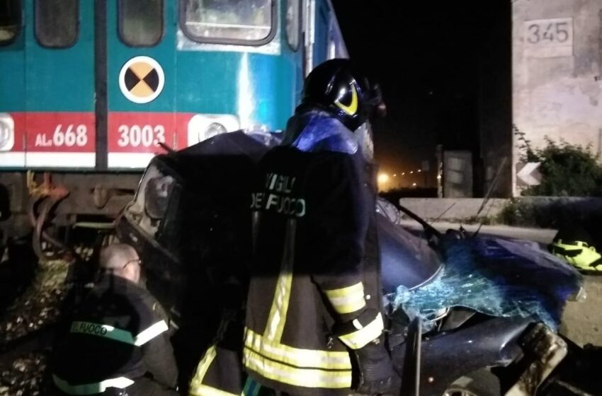  L’incidente sui binari a Noto, tutti i dubbi: troppe lesioni e il sospetto di un impatto