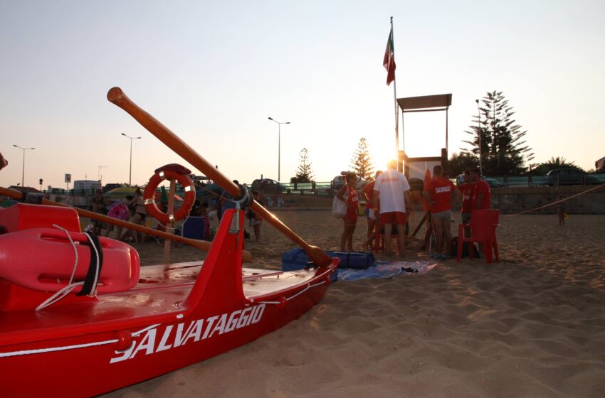  Noto. Spiagge pubbliche con i bagnini e assistenza per chi ha difficoltà motorie