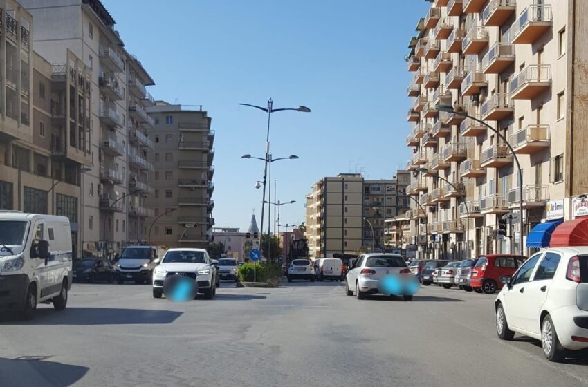  Siracusa. Palo dell’illuminazione pubblica a rischio caduta in viale Santa Panagia