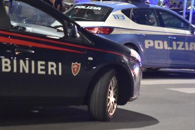  Lancia pietre in via Lido Sacramento e aggredisce le forze dell’ordine: denunciato 37enne