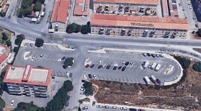  Siracusa. Parcheggio di via Augusta: torna la sosta libera, spostate le strisce blu