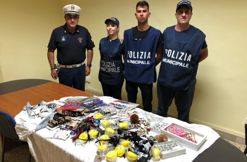  Lotta all’abusivismo commerciale a Lido di Noto: in campo i nuovi istruttori di vigilanza