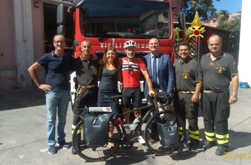 Il giro d’Italia del vigile del fuoco Flavio Mariotto: tappa a Siracusa